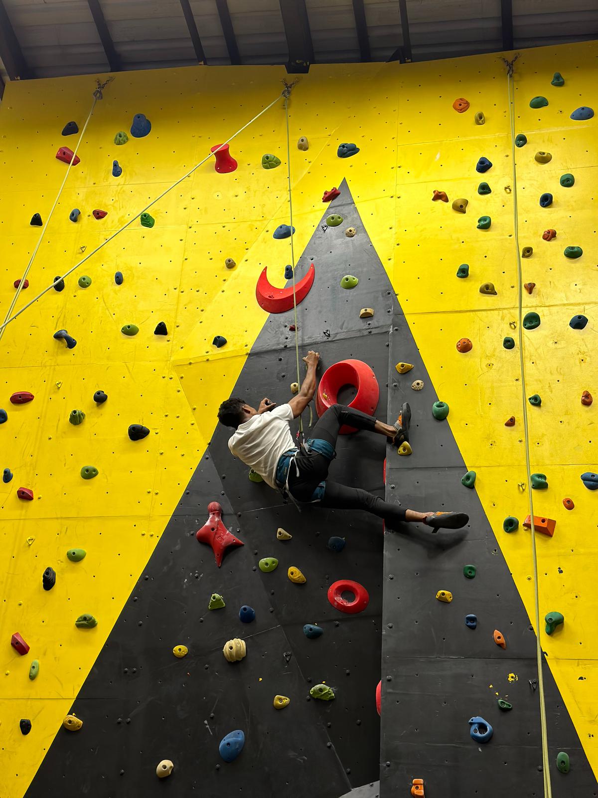 Top Rope Climbing (Indoor Climbing)