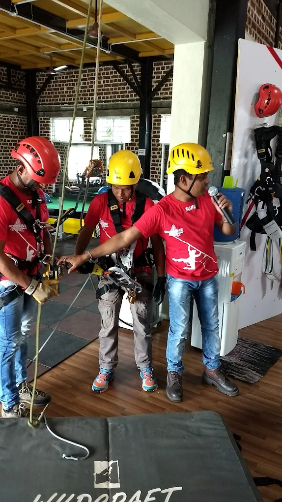 Top Rope Climbing (Indoor Climbing) View 2